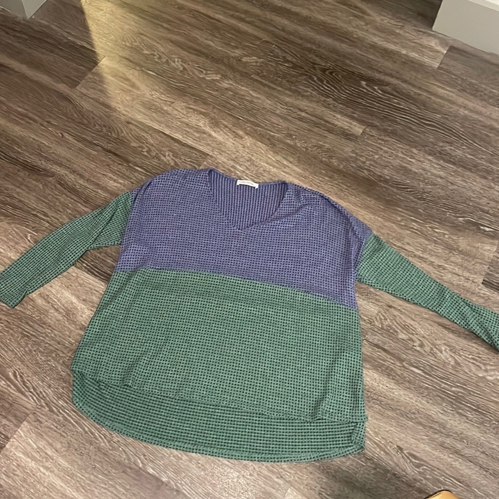 Waffle Textured Green & Blue Top